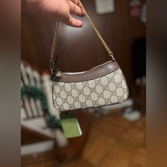 Gucci purse. Never worn or used. Price is $700 - Picture 4 of 5
